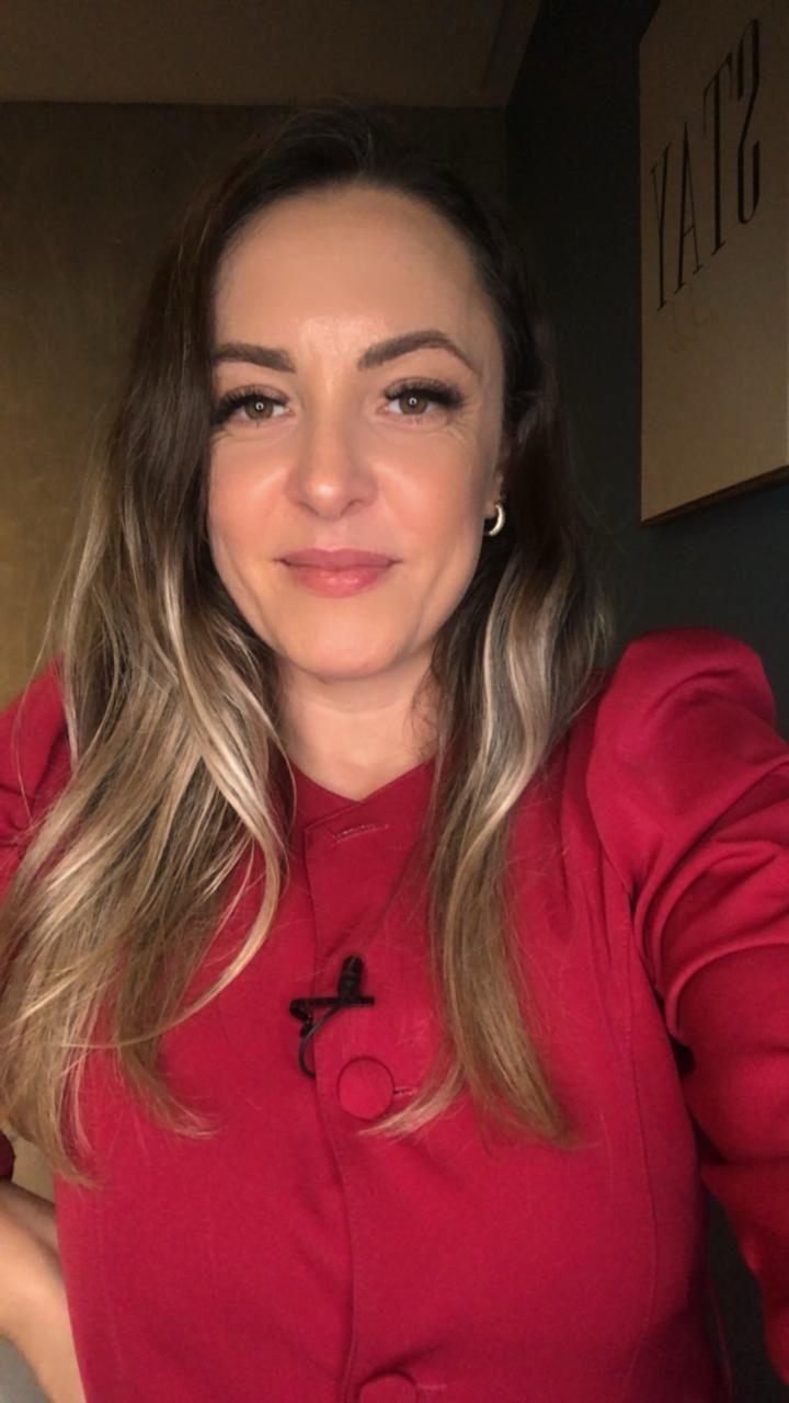 Drª Poliana Ruzza, especialista em estética integrativa na Klein Clínica